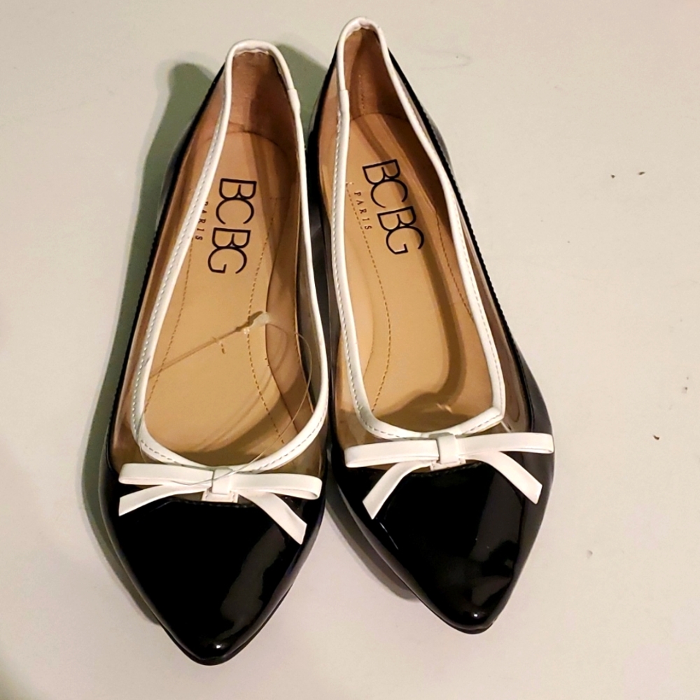 NEW BCBG Paris women's 6 black and white pointy toe flats with bow